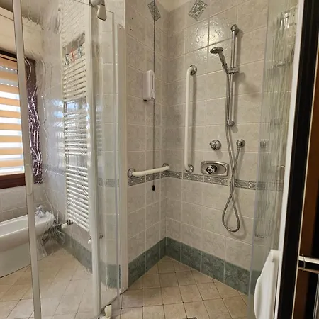 Dimora Del Borgo - Airport Apartment *